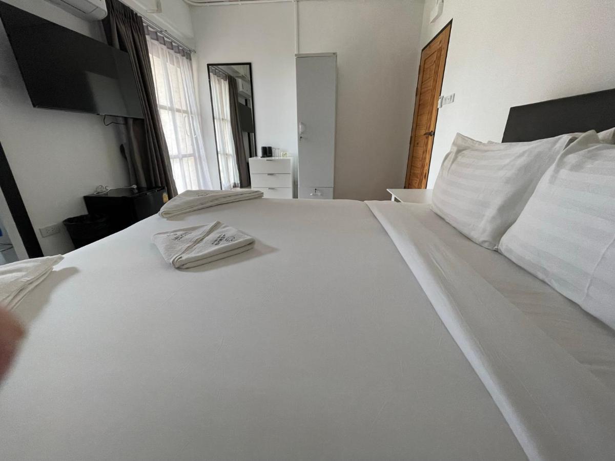 Laewan Guesthouse Baan Tai Luaran gambar